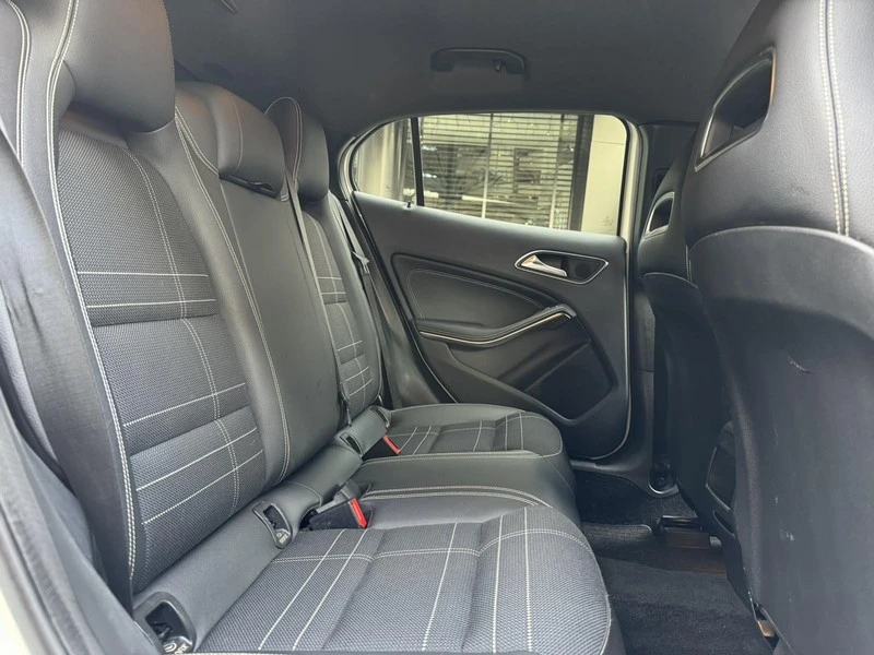 Mercedes-Benz GLA 200, снимка 14 - Автомобили и джипове - 54216483