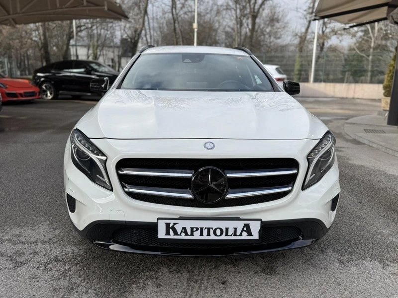 Mercedes-Benz GLA 200, снимка 3 - Автомобили и джипове - 54216483