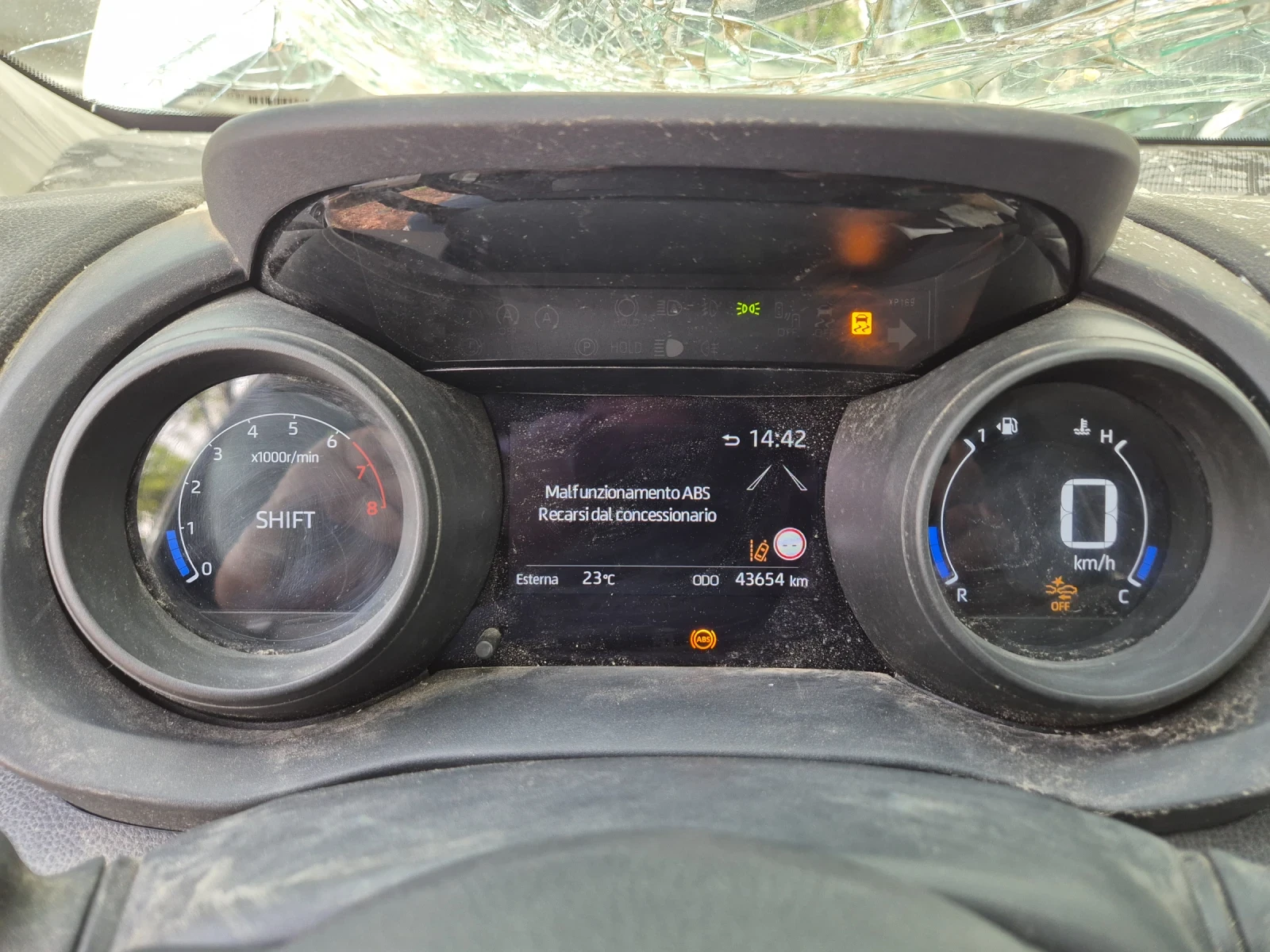 Toyota Yaris  - изображение 4