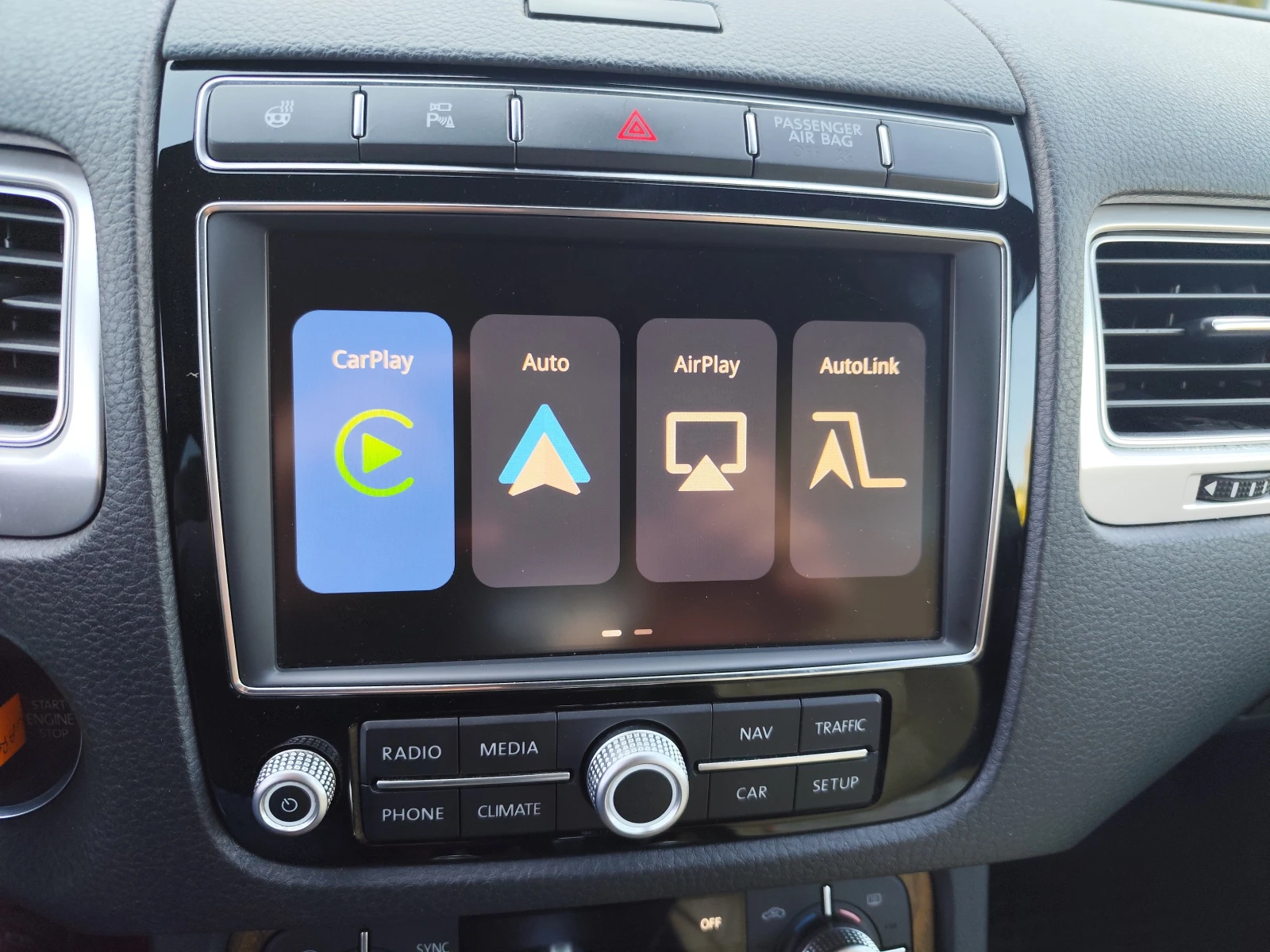 VW Touareg 3.0TDI* LED* 4X4* ПОДГРЕВ* DVD/TV* EURO6B* CARPLAY - изображение 7