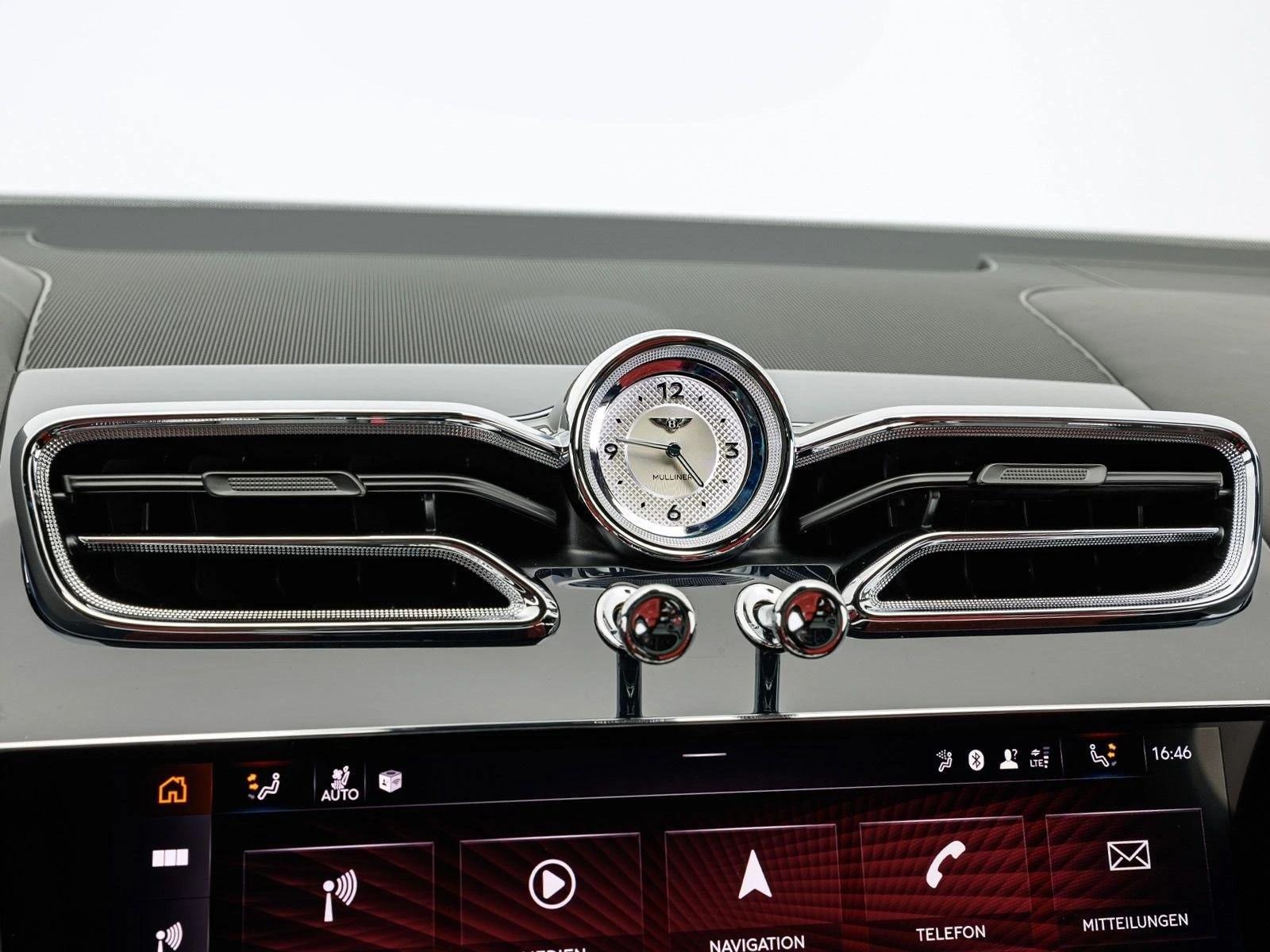 Bentley Bentayga V8/LONG/BESPOKE/MULLINER/DUO-TONE/NAIM/TV/4-SEATS/ - изображение 10