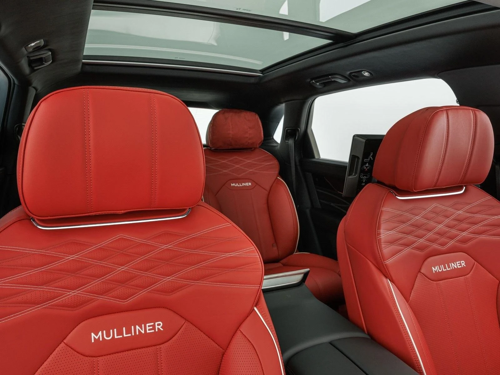 Bentley Bentayga V8/LONG/BESPOKE/MULLINER/DUO-TONE/NAIM/TV/4-SEATS/ | Mobile.bg   13