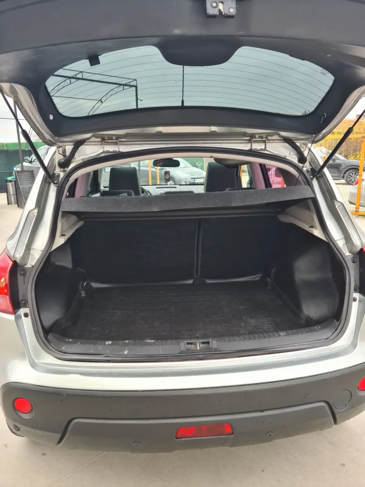 Nissan Qashqai 2.0D Keyless* 4x4* Кожа* , снимка 14 - Автомобили и джипове - 53950259