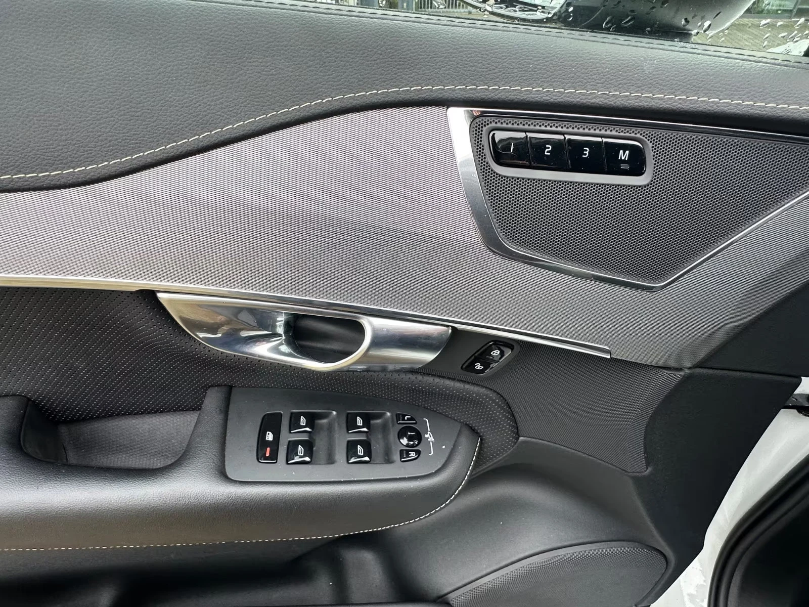 Volvo Xc90 R-DESIGN/235HP/7S/AWD/CAM/MEMO/NAVI/LED/910g, снимка 10 - Автомобили и джипове - 53810654