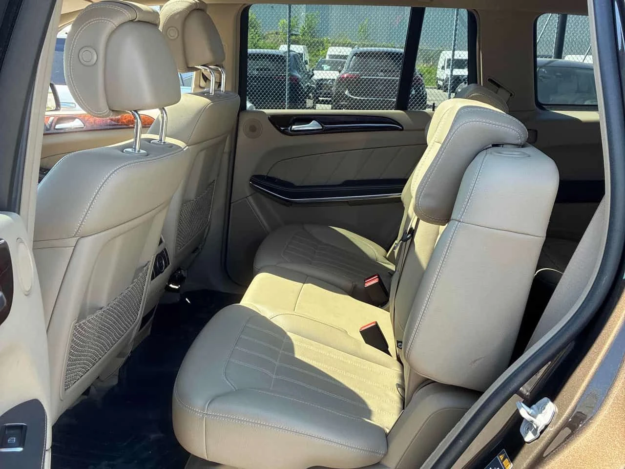 Mercedes-Benz GL 450 * AMG PACK* 360 КМЕРА* ДВА ЧИФТА ГУМИ/ДЖАНТИ* , снимка 11 - Автомобили и джипове - 54663422