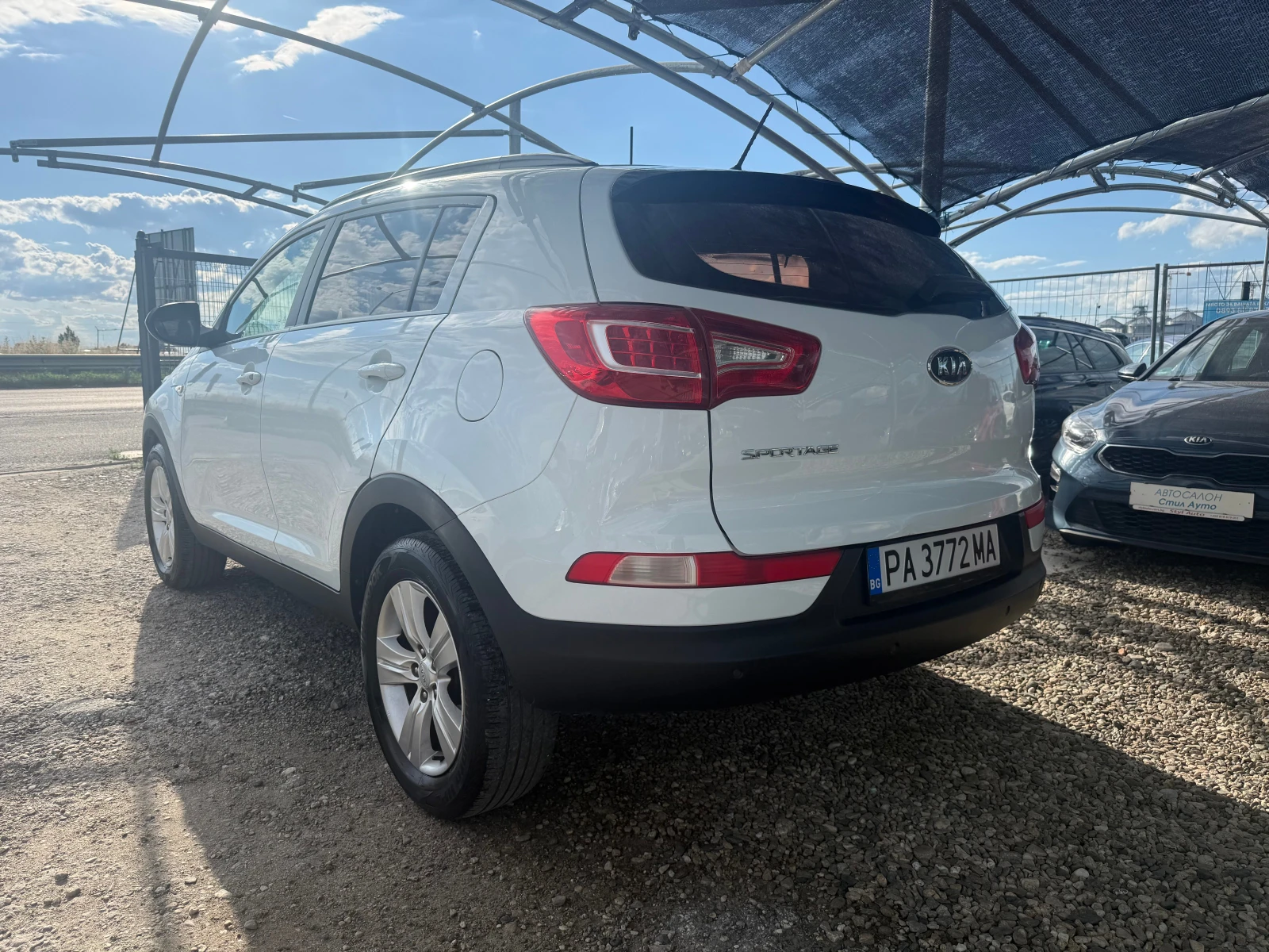 Kia Sportage 1.6 i, снимка 4 - Автомобили и джипове - 54895644