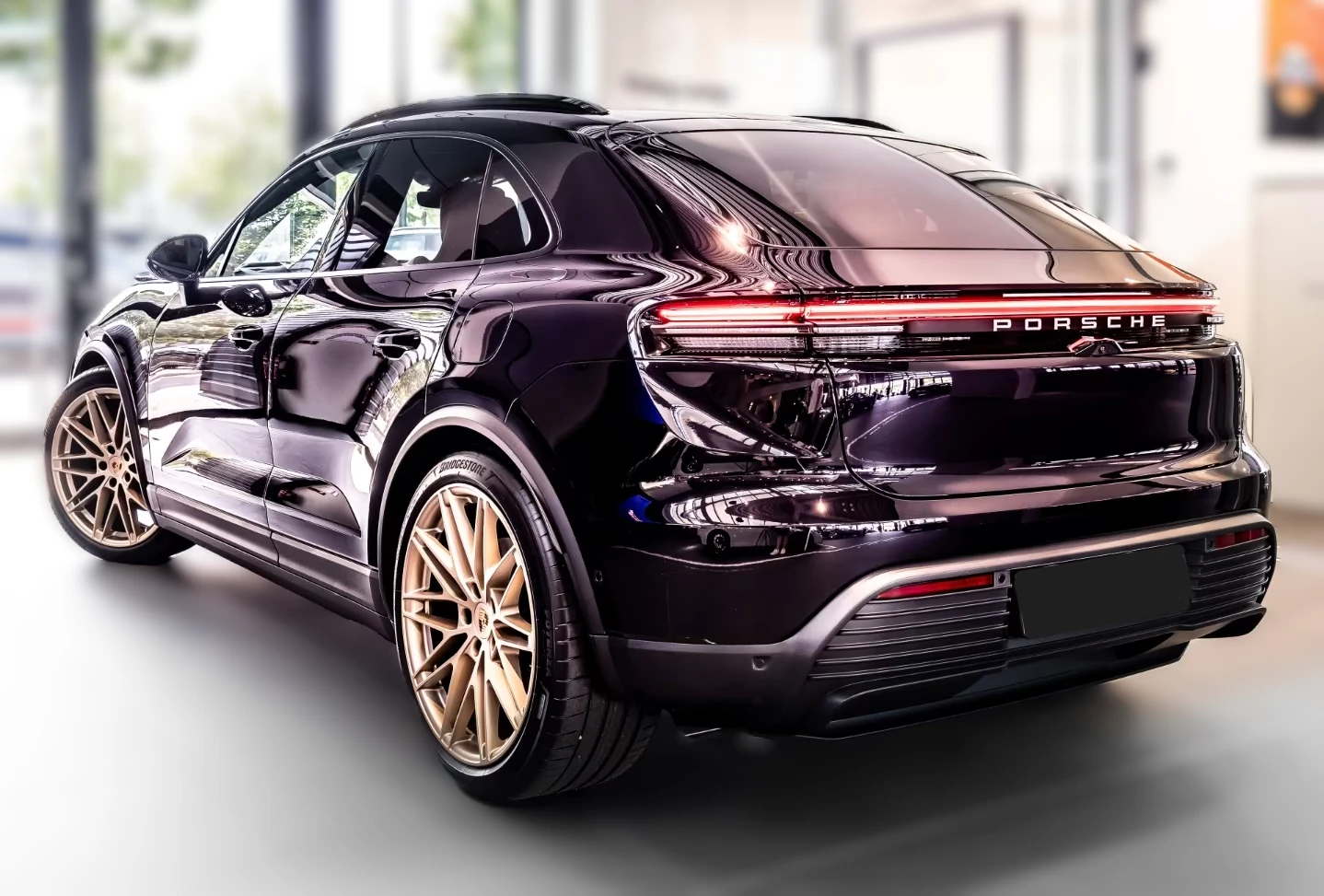 Porsche Macan 4* Electric* AWD* Matrix* Pano, снимка 2 - Автомобили и джипове - 55412364