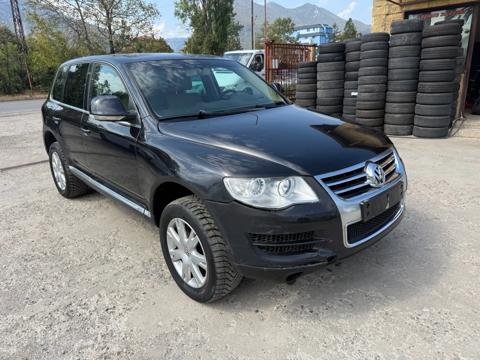 VW Touareg 2.5tdi ръчни ск., снимка 2 - Автомобили и джипове - 55815240