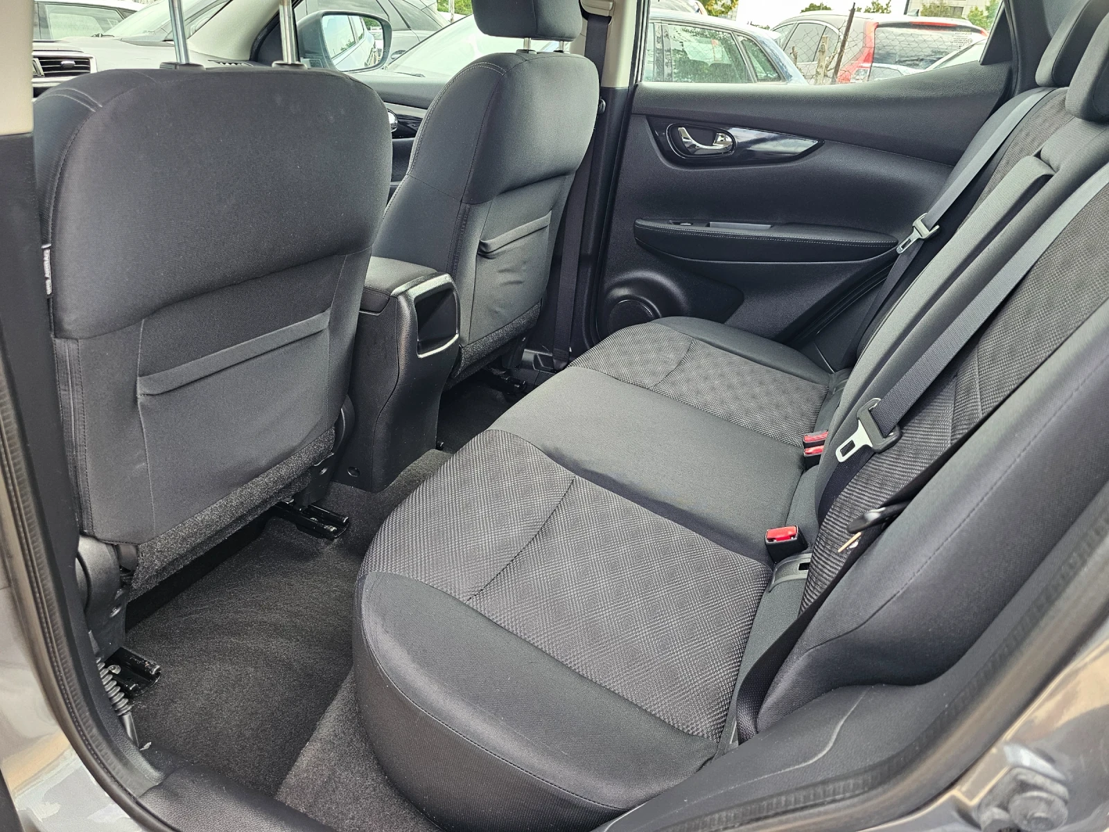 Nissan Qashqai 1.2i, 116к.с., снимка 10 - Автомобили и джипове - 55839078