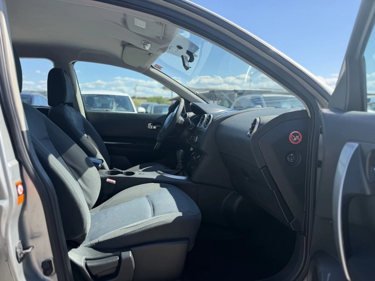 Nissan Qashqai 1.5dCi , снимка 14 - Автомобили и джипове - 55981225