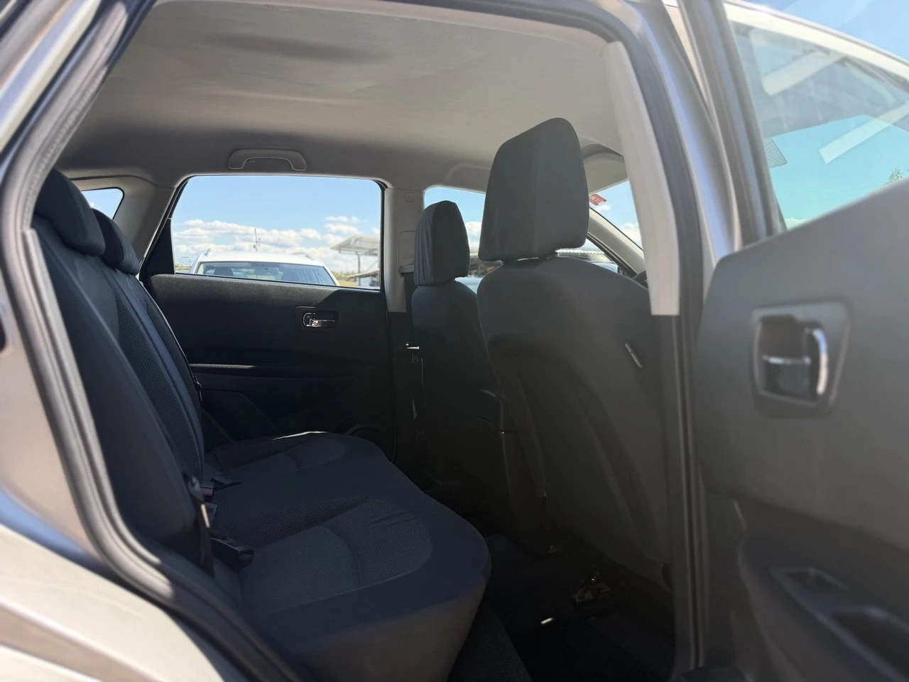 Nissan Qashqai 1.5dCi , снимка 12 - Автомобили и джипове - 55981225