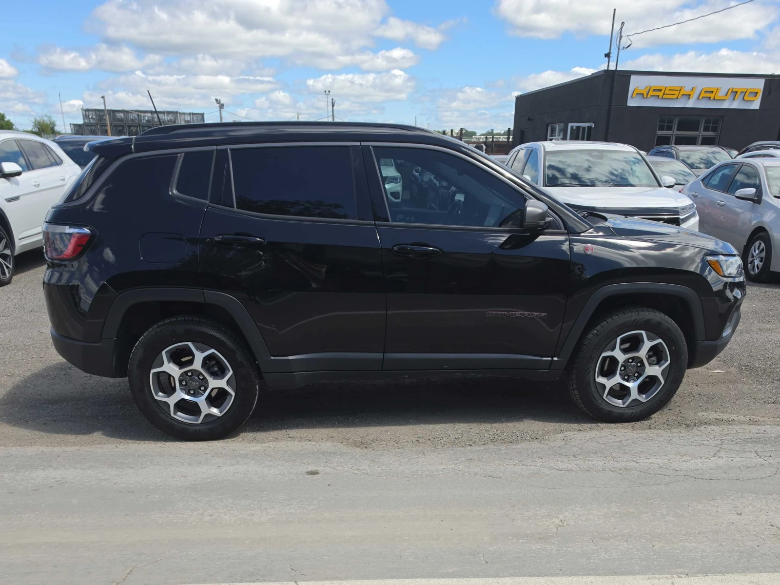 Jeep Compass * Trailhawk * CARFAX * ОПЦИЯ ЗА ФИНАНСИРАНЕ, снимка 3 - Автомобили и джипове - 56087129