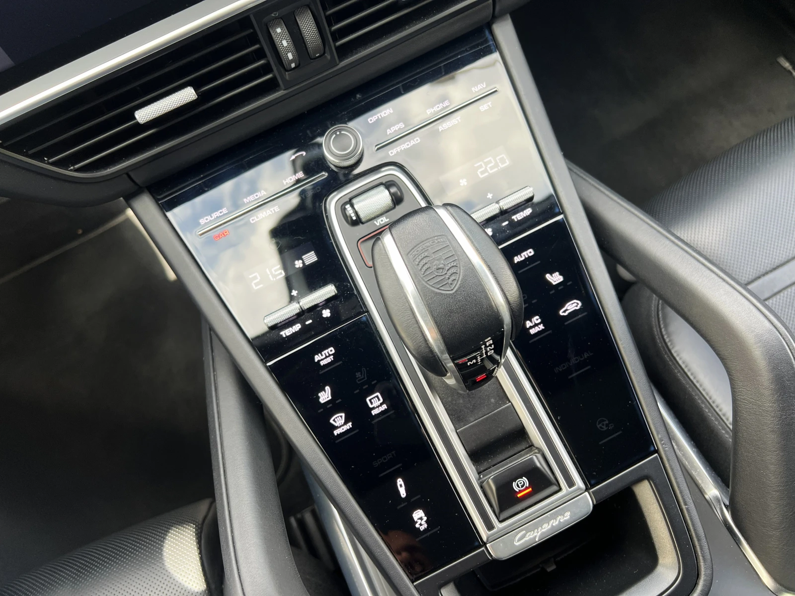 Porsche Cayenne TURBO / COUPE / SPORT CHRONO / PANO / HUD / BOSE /, снимка 13 - Автомобили и джипове - 56282453