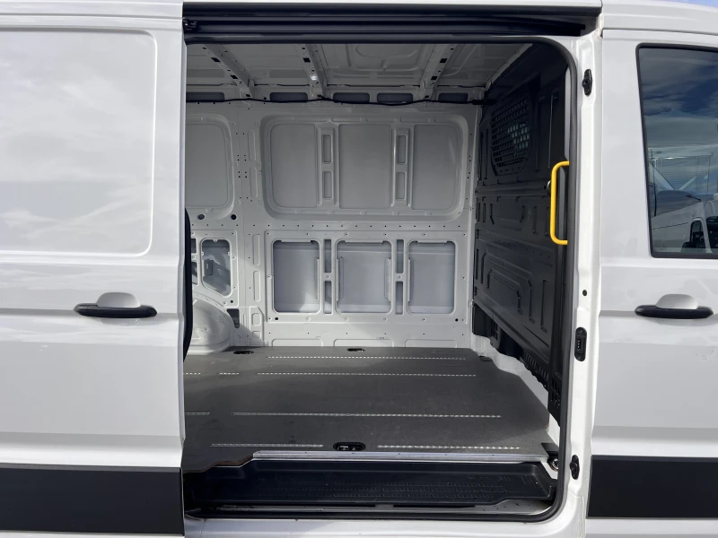 VW Crafter Trendline/L3H2/2.0TDI/6MT, снимка 16 - Бусове и автобуси - 52294961