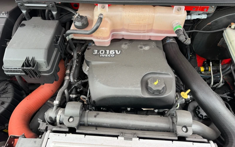 Iveco Daily 3.0HPI* 35C15* Климатик* 3.40 метра кош, снимка 4 - Бусове и автобуси - 53352176