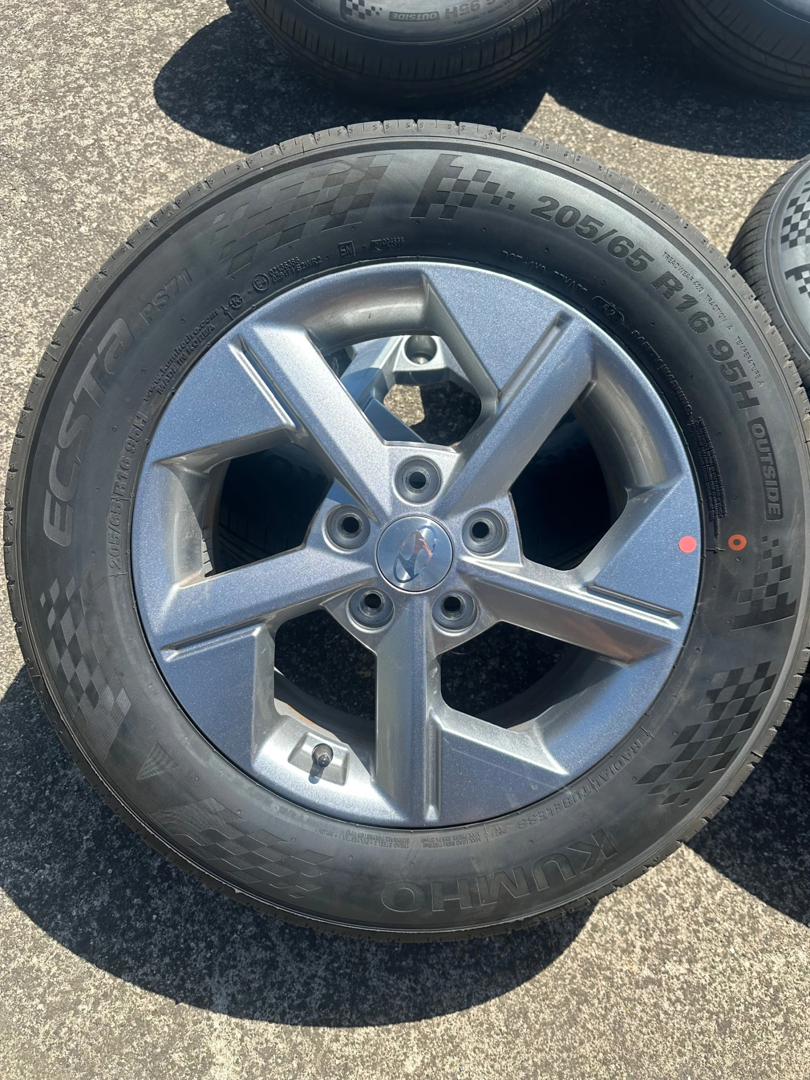 Гуми с джанти Kumho 205/65R16, снимка 8 - Гуми и джанти - 54347386