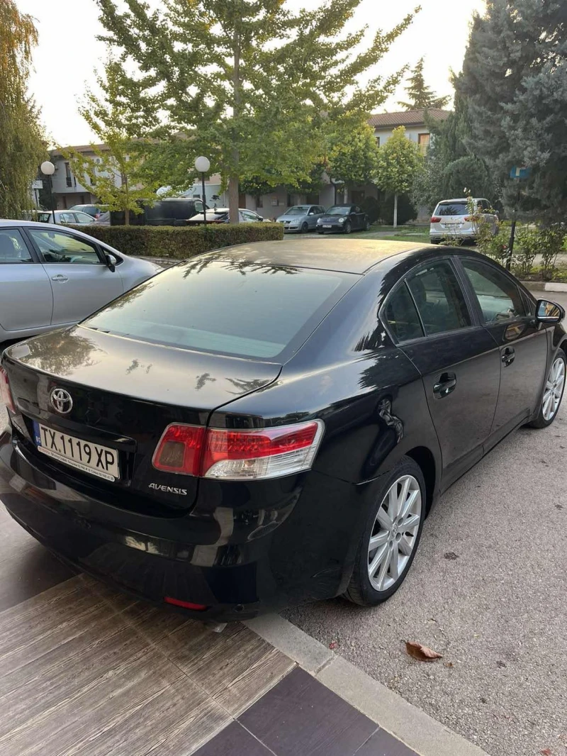 Toyota Avensis 2.2 D-4D, снимка 2 - Автомобили и джипове - 48078681