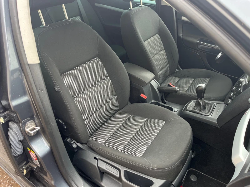 Skoda Octavia 2.0FSI Scout 4x4 , снимка 11 - Автомобили и джипове - 49833058