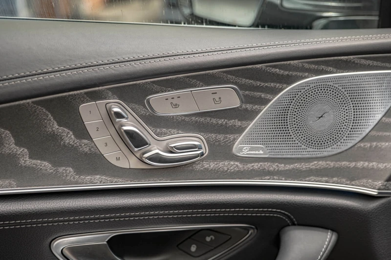 Mercedes-Benz CLS 400 AMG/4Matic/Burmester/Подгрев/Камера 360, снимка 8 - Автомобили и джипове - 51435596