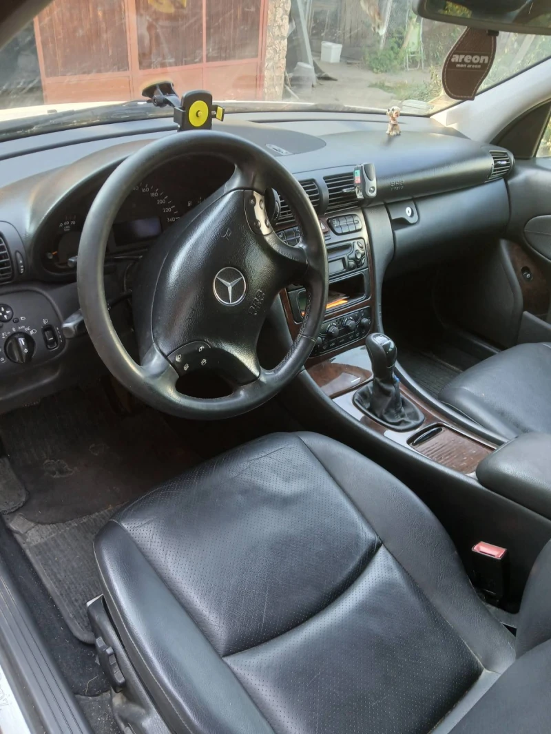Mercedes-Benz C 200, снимка 7 - Автомобили и джипове - 52743323