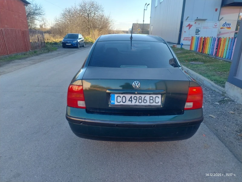 VW Passat 1.6 клима, снимка 5 - Автомобили и джипове - 52791166