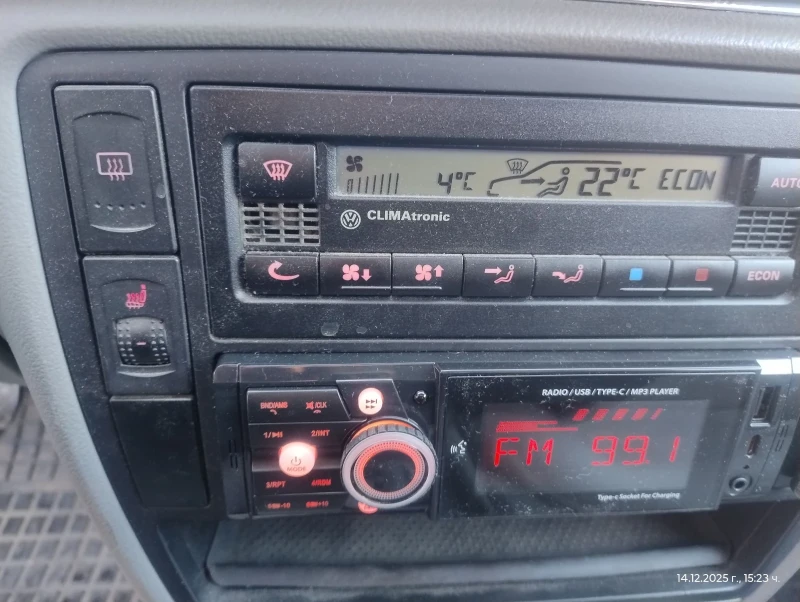 VW Passat 1.6 клима, снимка 11 - Автомобили и джипове - 52791166