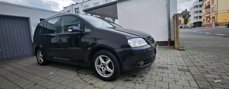 VW Touran, снимка 2 - Автомобили и джипове - 52896753