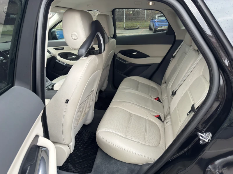 Jaguar E-pace, снимка 17 - Автомобили и джипове - 53432230