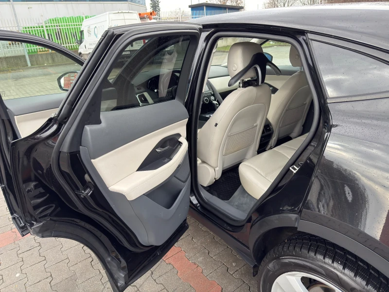 Jaguar E-pace, снимка 16 - Автомобили и джипове - 53432230