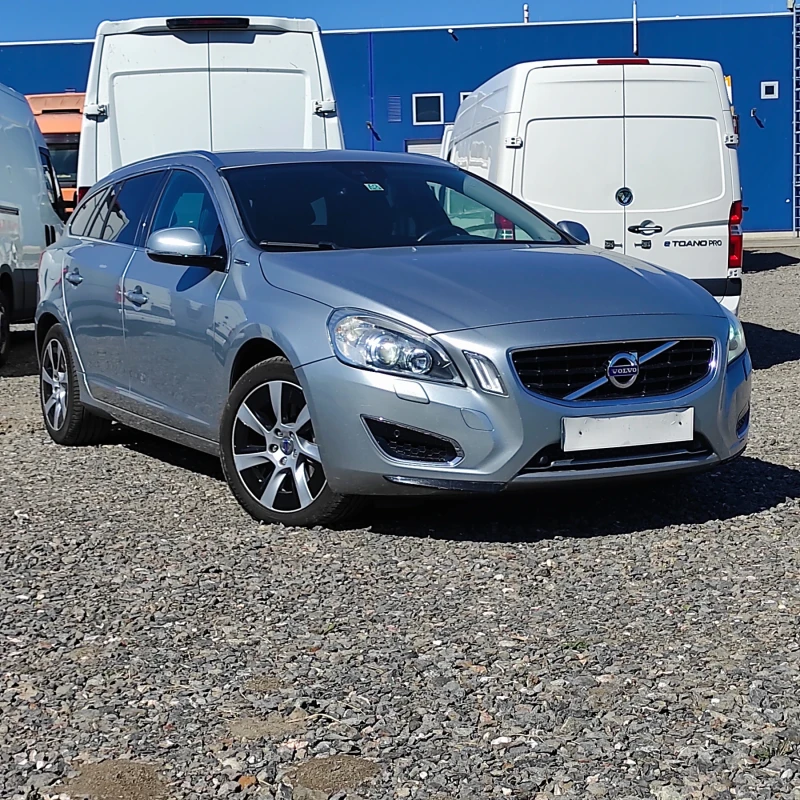 Volvo V60 2, 4 Plug in Hybrid  - 18900 лв. / 9663.42 € - 40322502 1