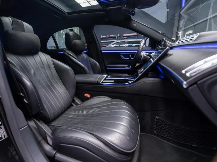 Mercedes-Benz S 400 D 4MATIC* 360* AMG LINE* PANO* Head Up* Обдухв* Bu, снимка 10 - Автомобили и джипове - 56177373