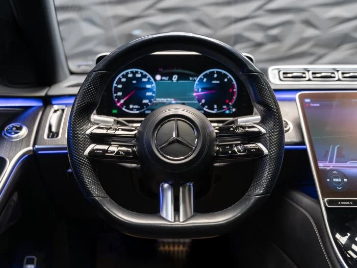 Mercedes-Benz S 400 D 4MATIC* 360* AMG LINE* PANO* Head Up* Обдухв* Bu, снимка 6 - Автомобили и джипове - 56177373