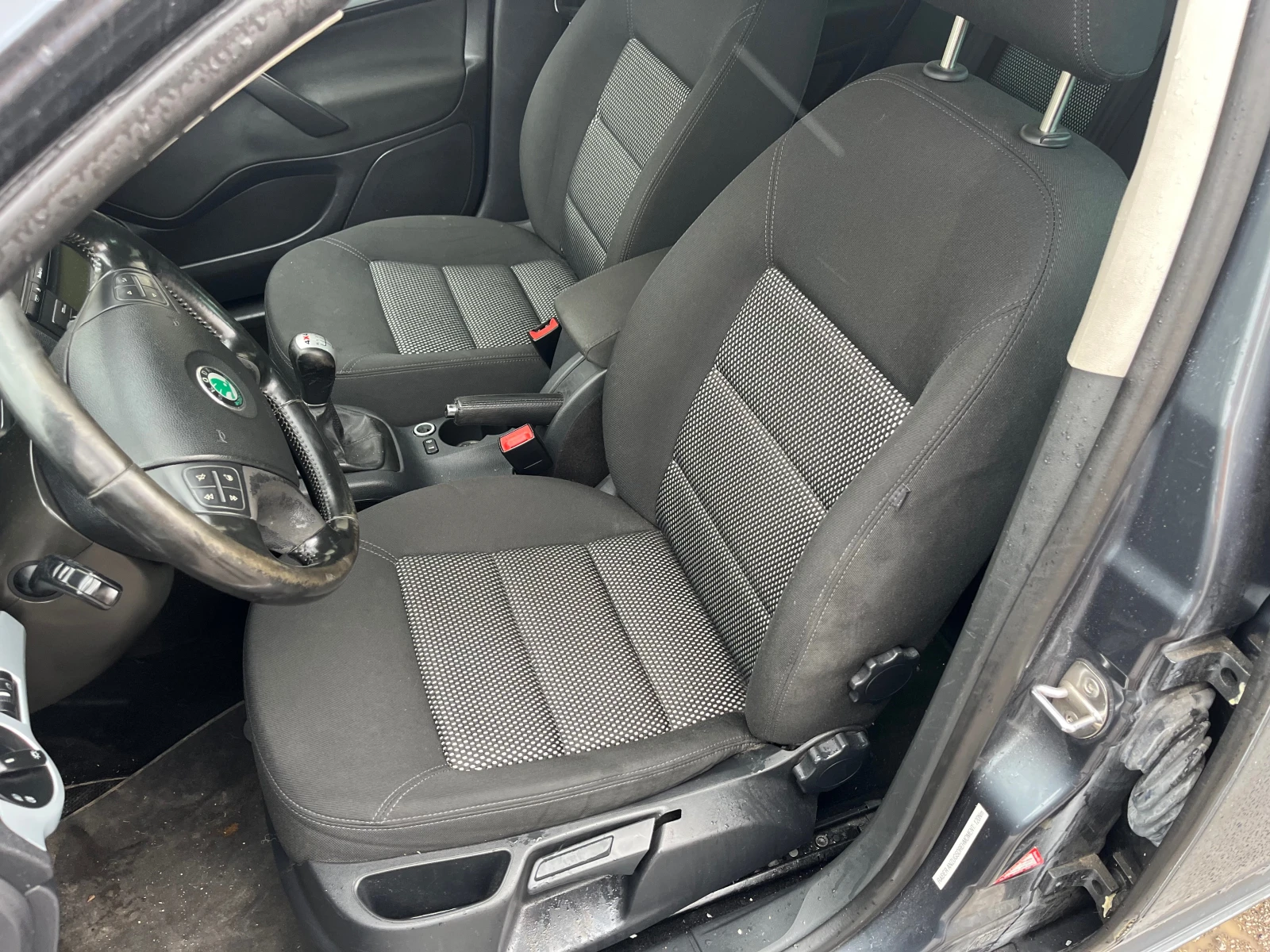 Skoda Octavia 2.0FSI Scout 4x4  - изображение 10