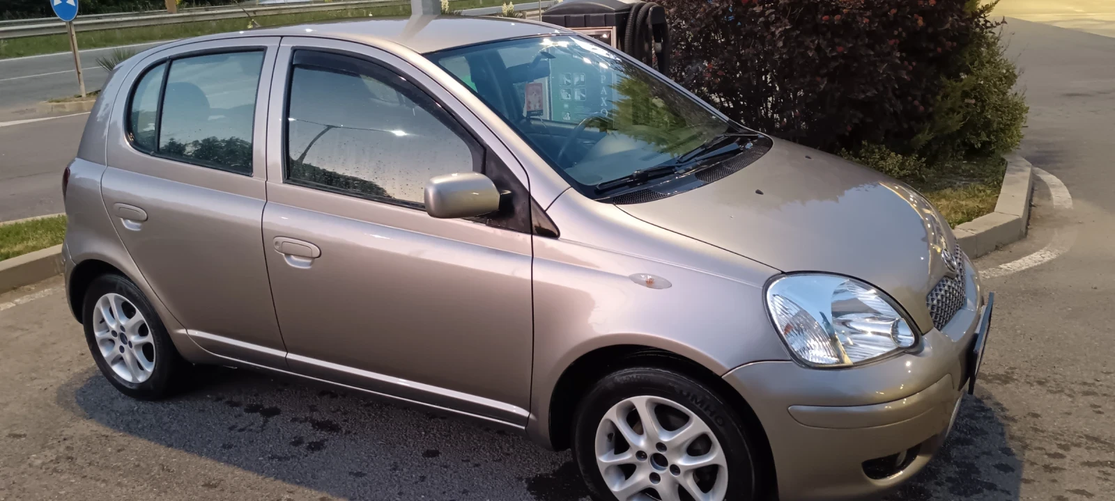Toyota Yaris  - изображение 2