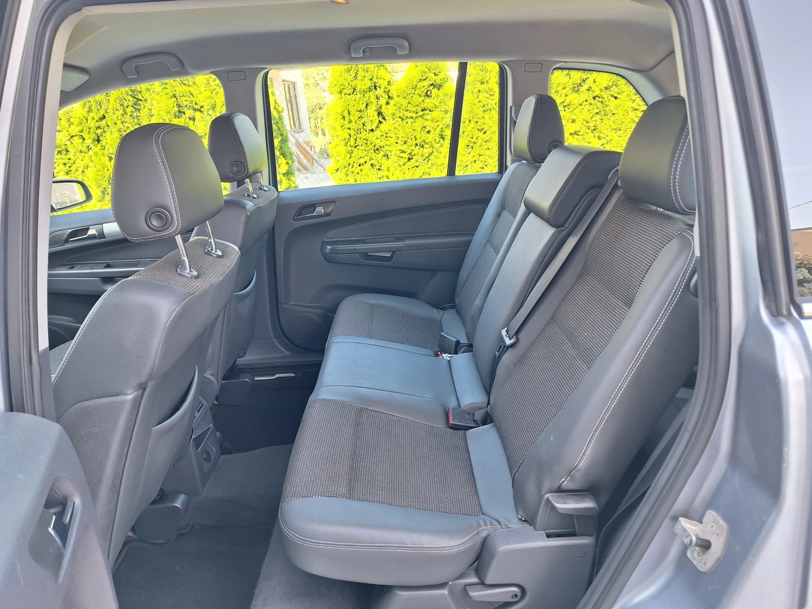 Opel Zafira 1.6 COSMO  - изображение 9