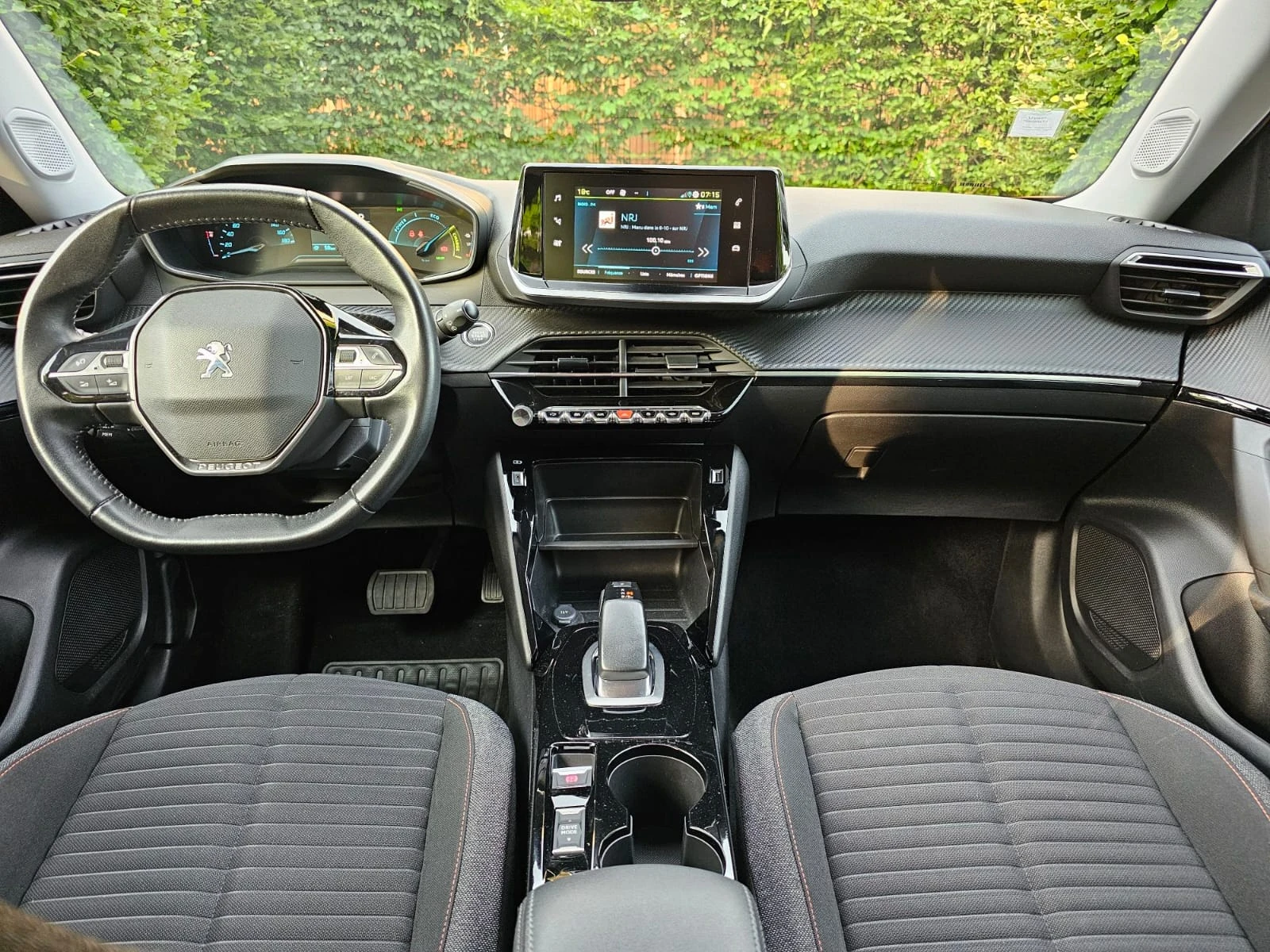 Peugeot 2008 E ACTIVE PACK 136кс - изображение 8