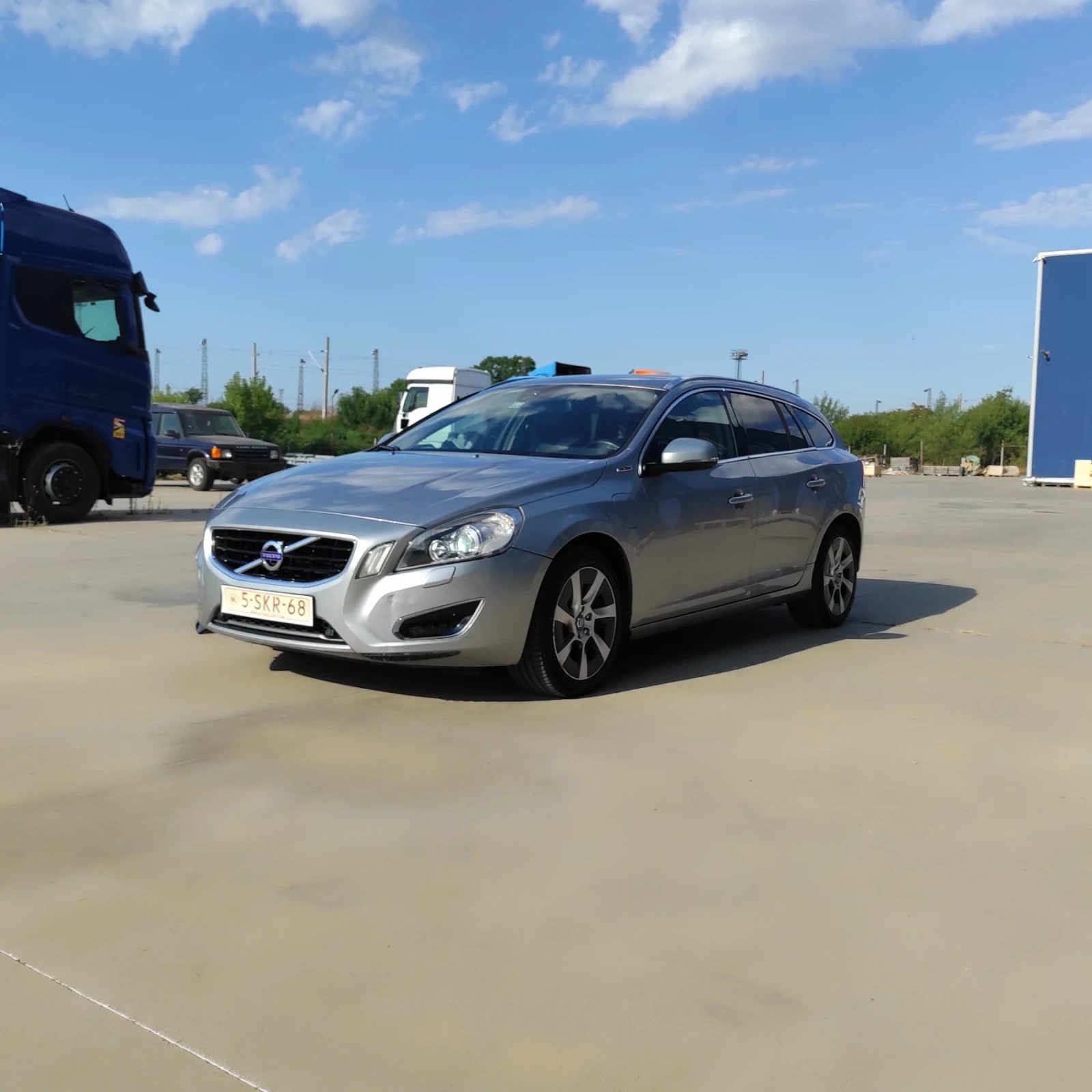 Volvo V60 2, 4 Plug in Hybrid  - изображение 3