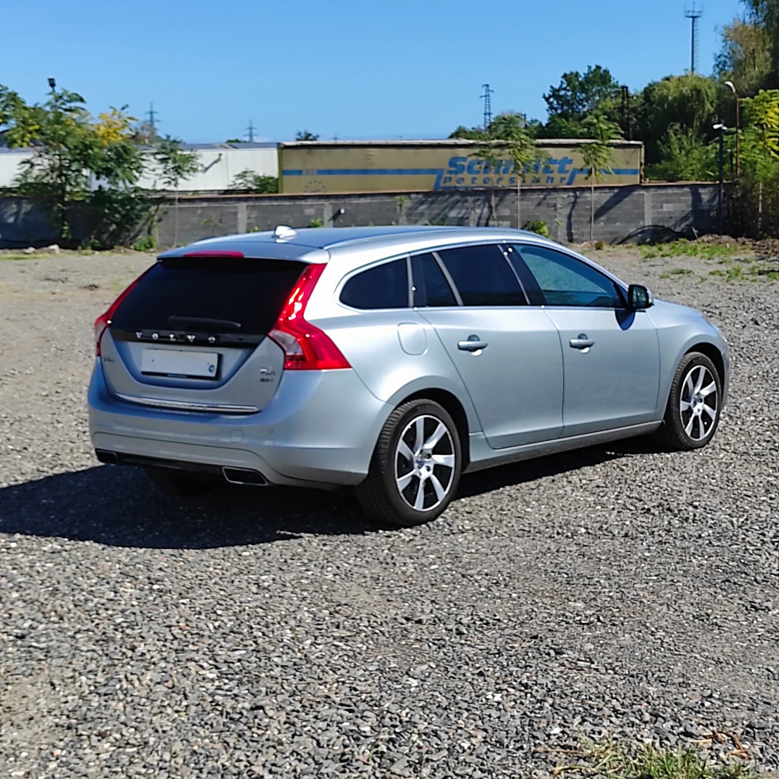 Volvo V60 2, 4 Plug in Hybrid  - изображение 5