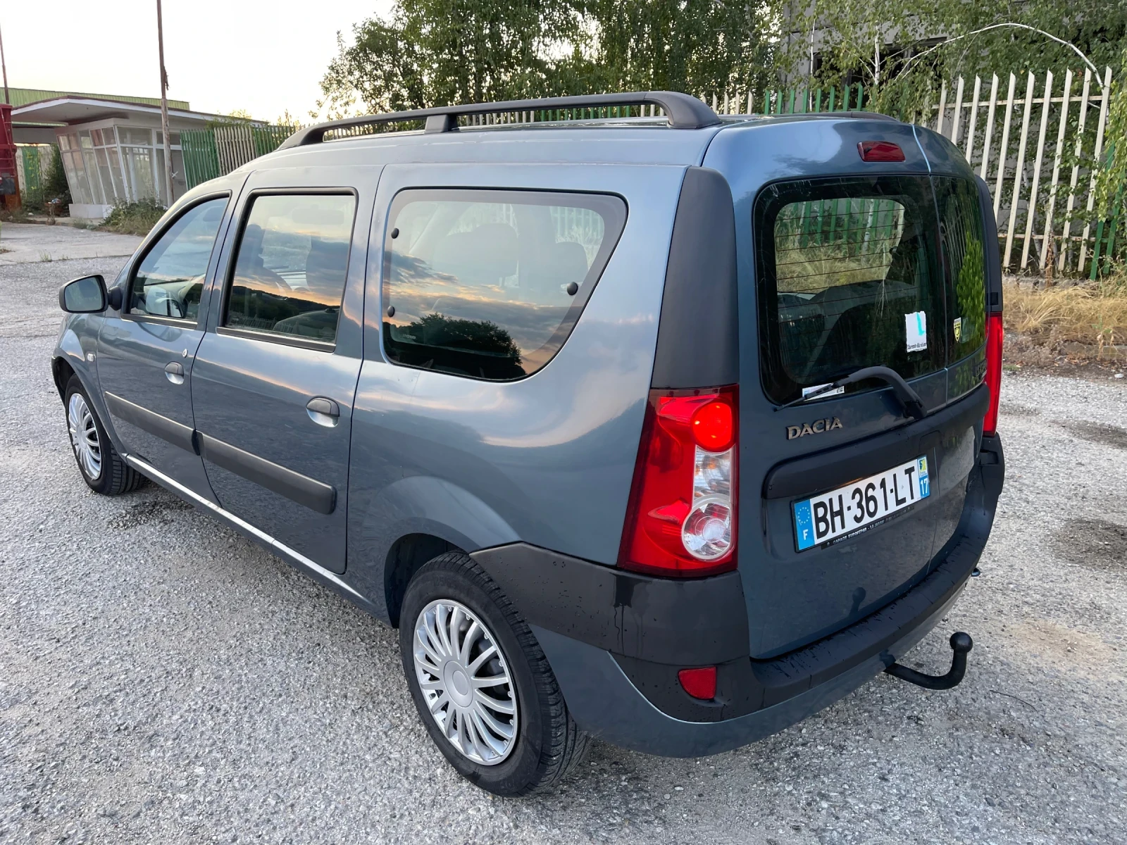 Dacia Logan Климатик / 7 местна  - изображение 5