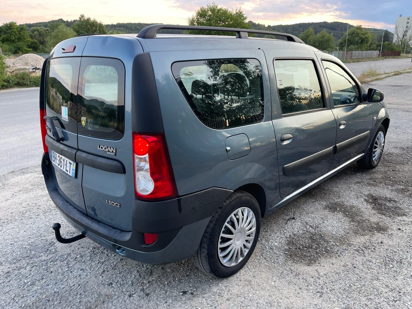 Dacia Logan Климатик / 7 местна  - изображение 4