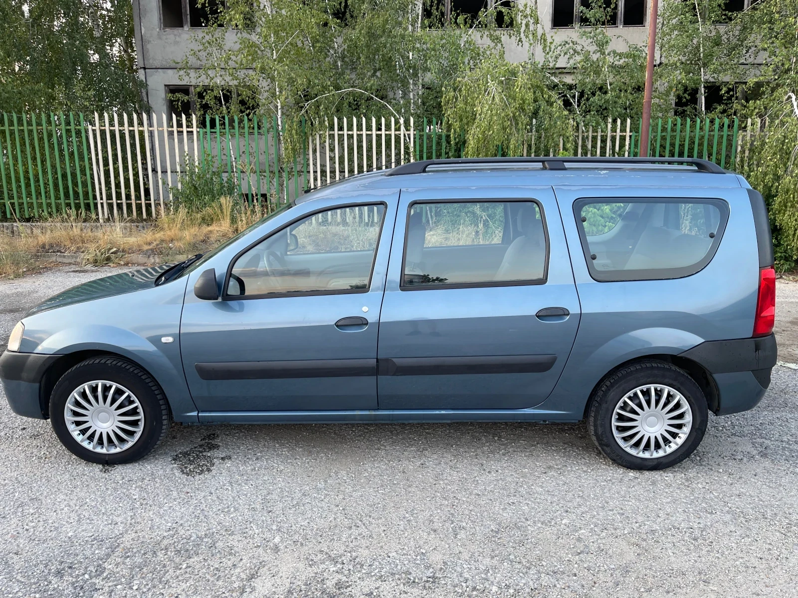 Dacia Logan Климатик / 7 местна  - изображение 6