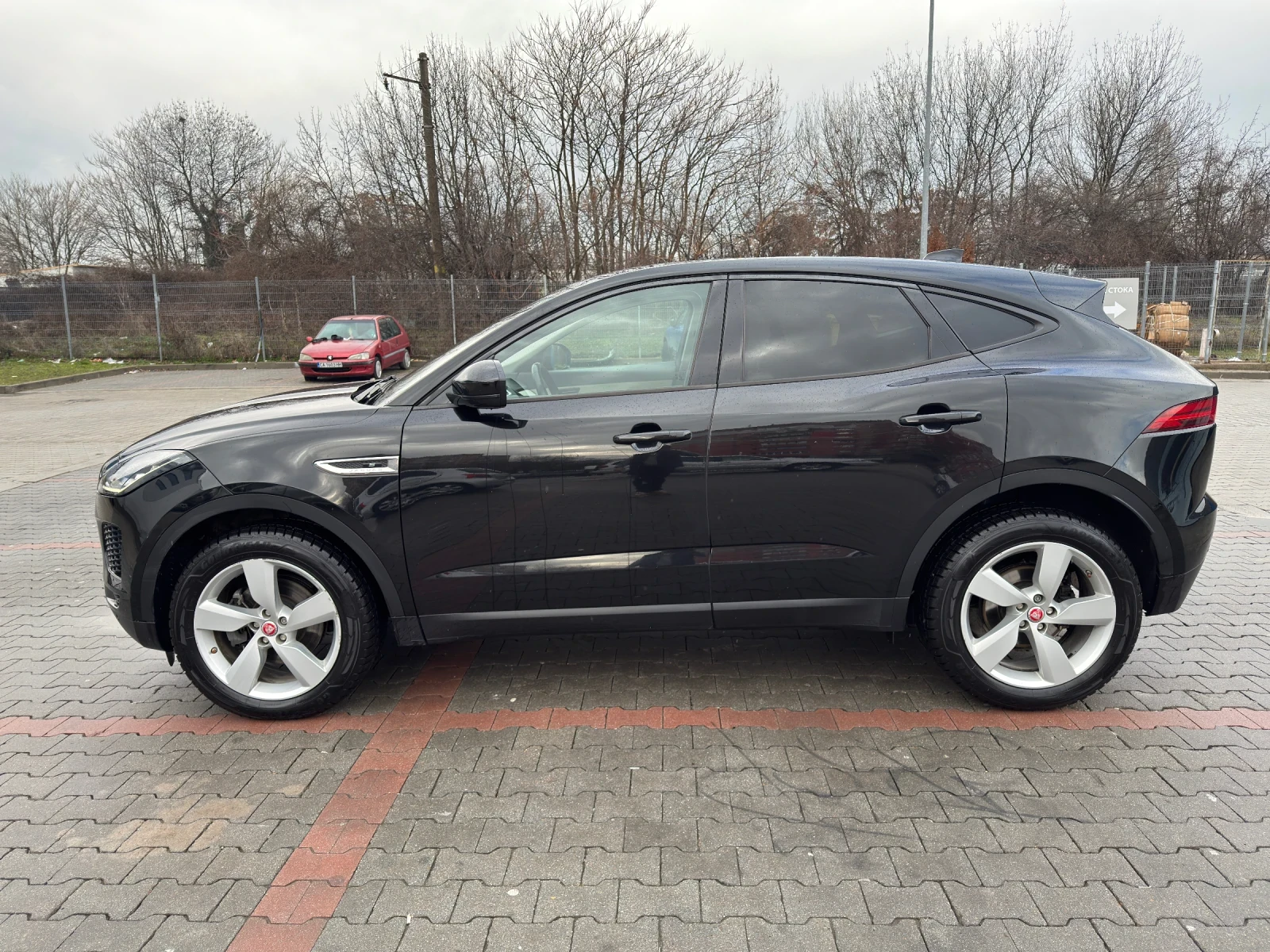 Jaguar E-pace  - изображение 9