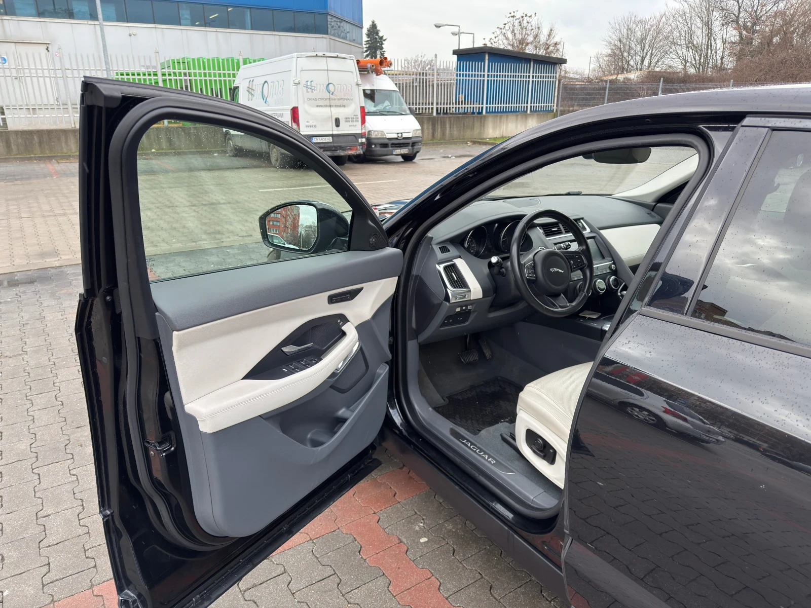 Jaguar E-pace  - изображение 10