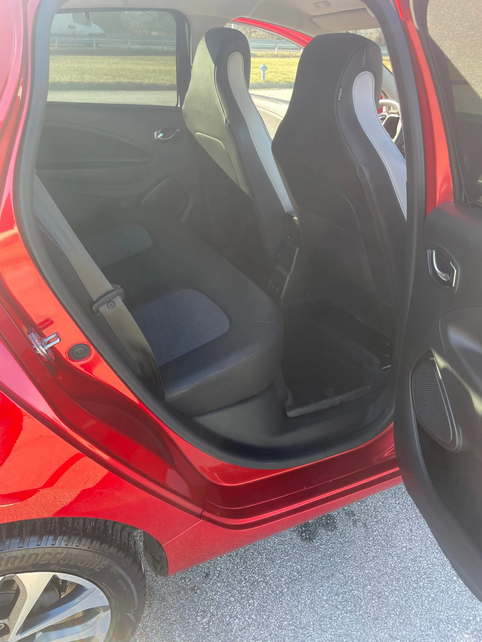 Renault Zoe iconic R135 52K, снимка 9 - Автомобили и джипове - 54041418