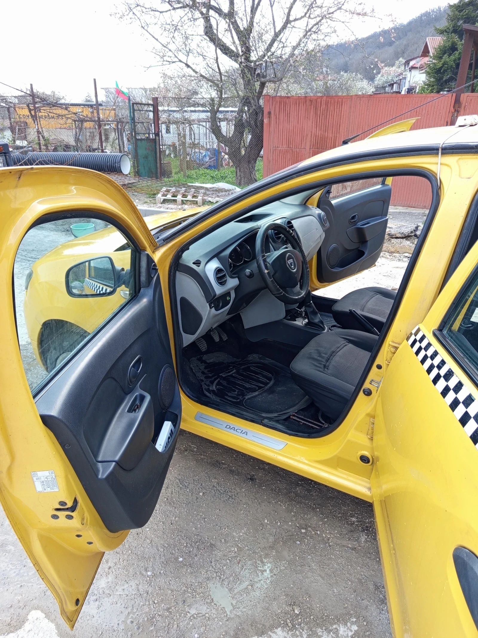 Dacia Logan 1200, снимка 10 - Автомобили и джипове - 54102532