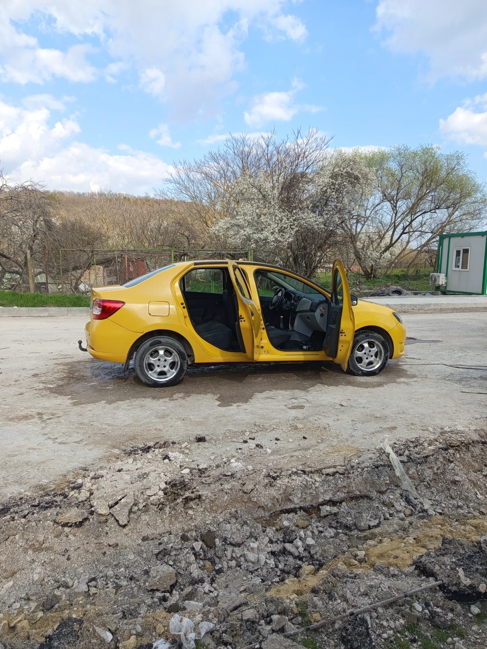 Dacia Logan 1200, снимка 17 - Автомобили и джипове - 54102532