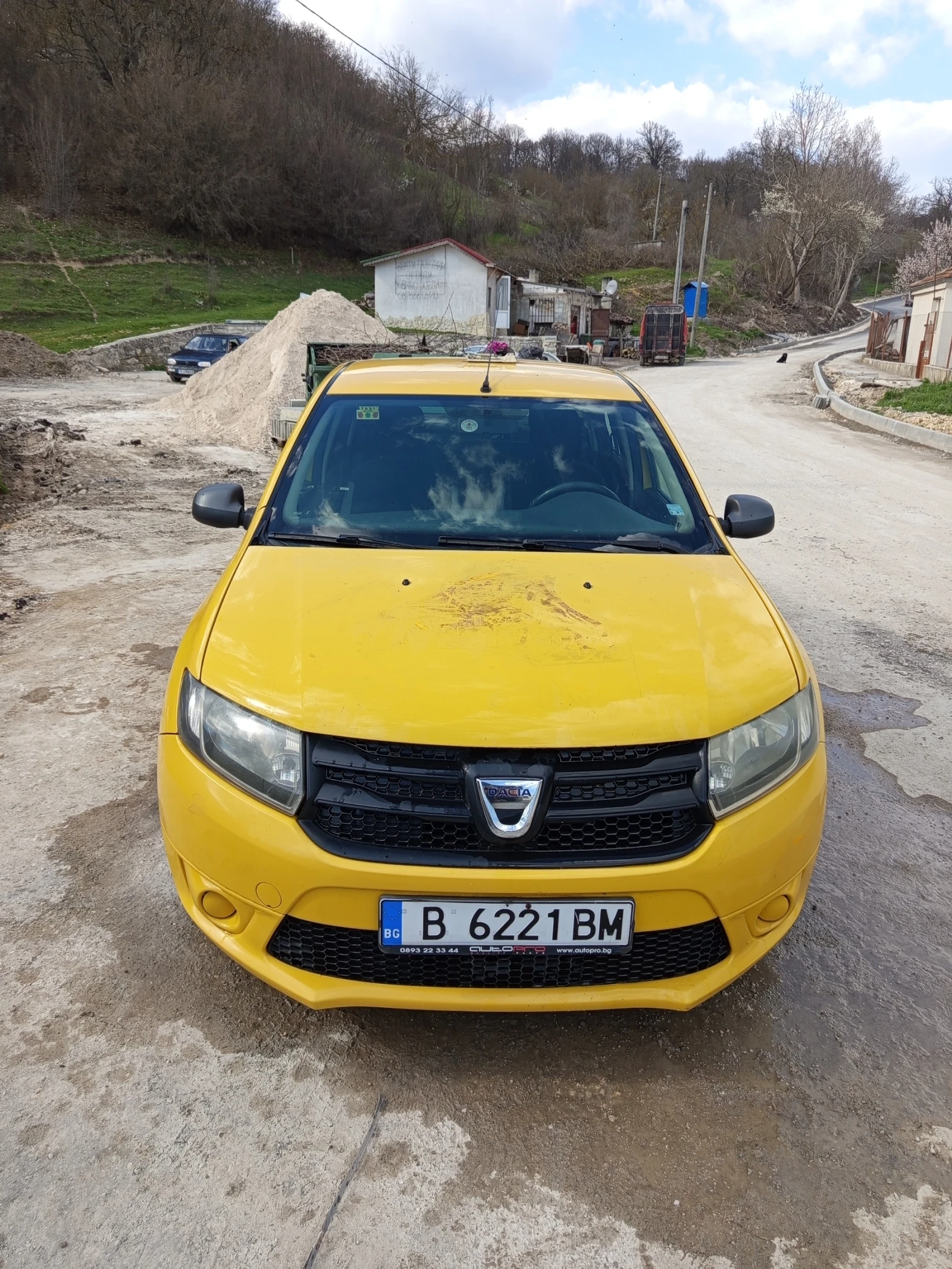 Dacia Logan 1200, снимка 2 - Автомобили и джипове - 54102532