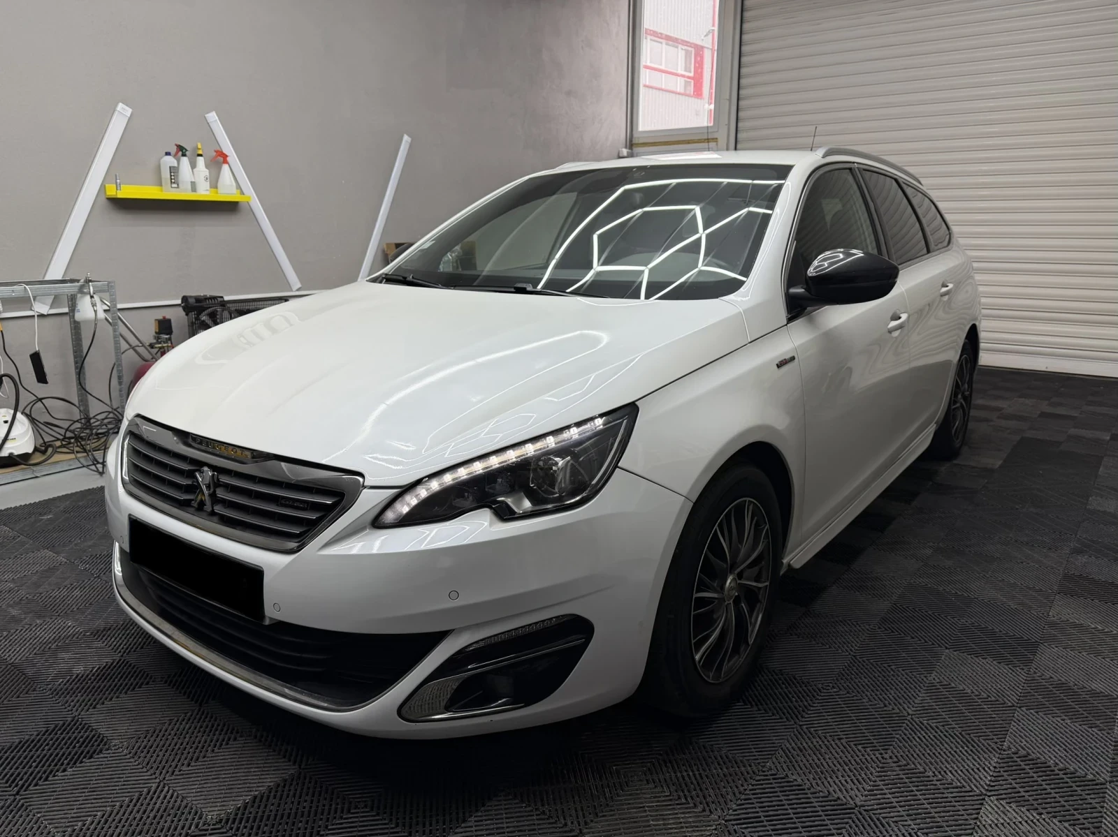 Peugeot 308 GT Line, Автомат, Бяла перла, снимка 4 - Автомобили и джипове - 54160554