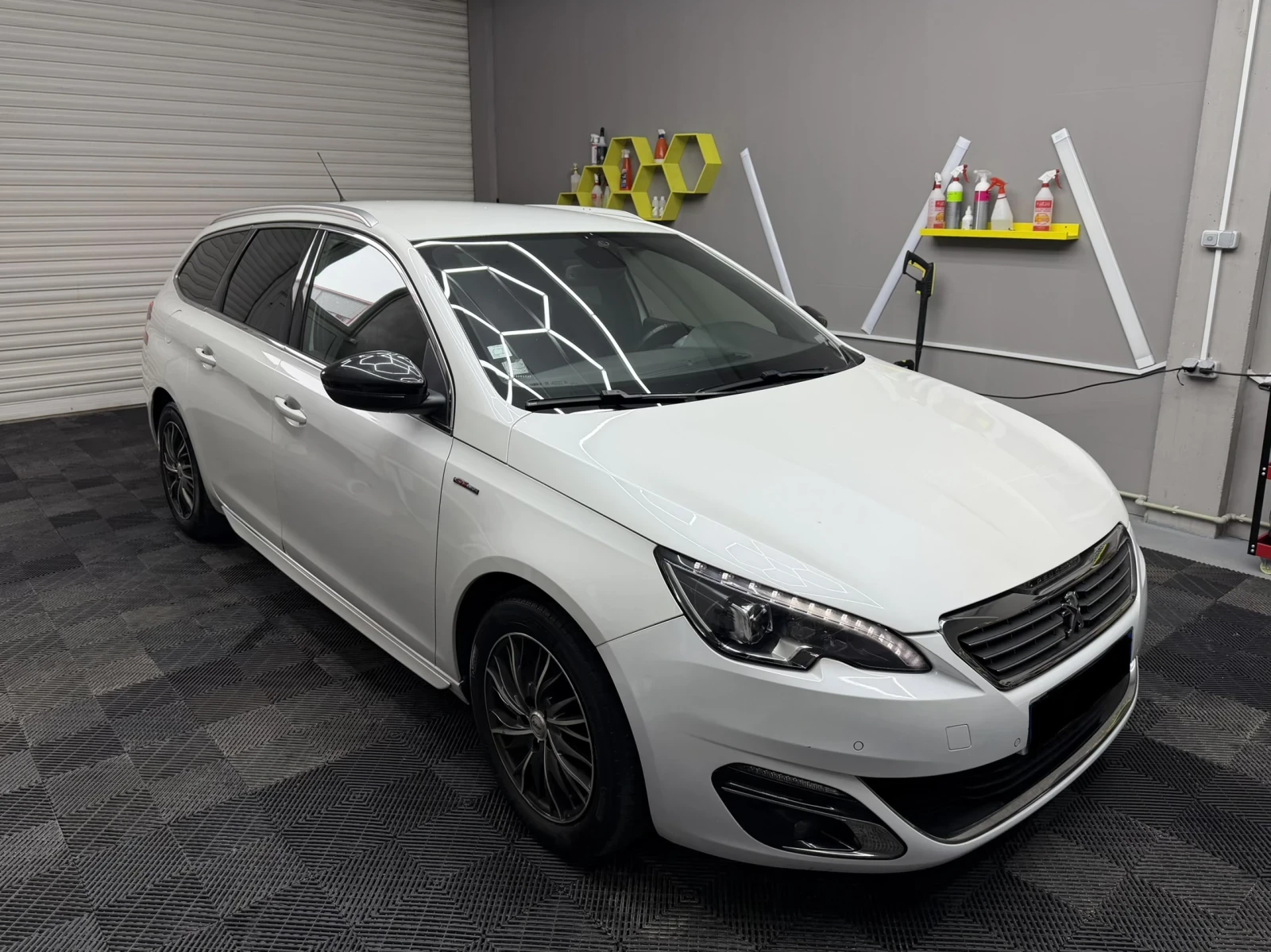 Peugeot 308 GT Line, Автомат, Бяла перла, снимка 5 - Автомобили и джипове - 54160554