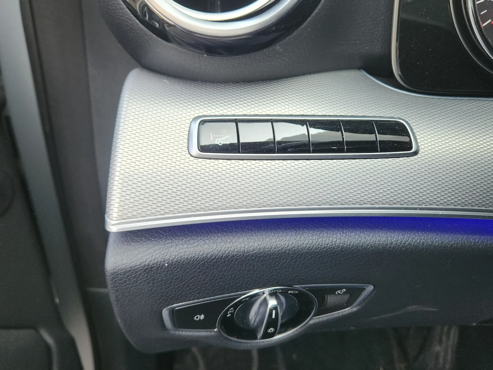 Mercedes-Benz E 300 ПОДГРЕВИ / ШИБИДАХ / HEADUP, снимка 10 - Автомобили и джипове - 54314625